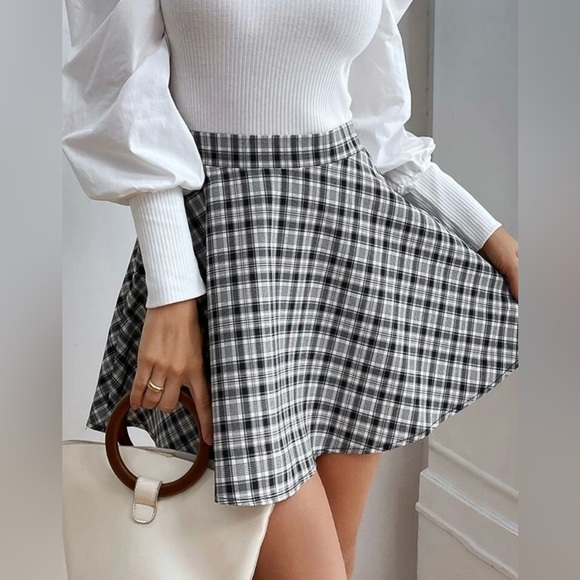 Dresses & Skirts - Black and White Plaid Print A-line Mini Skirt School Streetwear Casual Size L